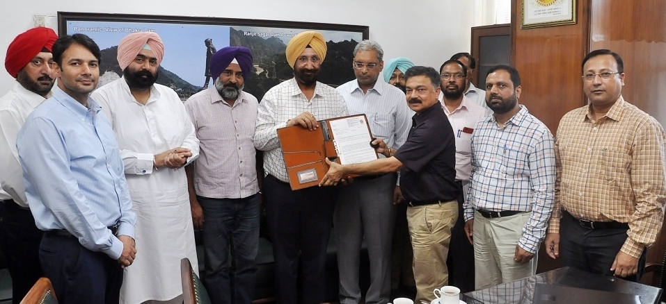 पंजाब की अर्थव्यवस्था को बढ़ावा देने के लिए इंडियन ऑयल कॉर्पोरेशन और सहकारिता विभाग मिलकर काम करेंगे ।